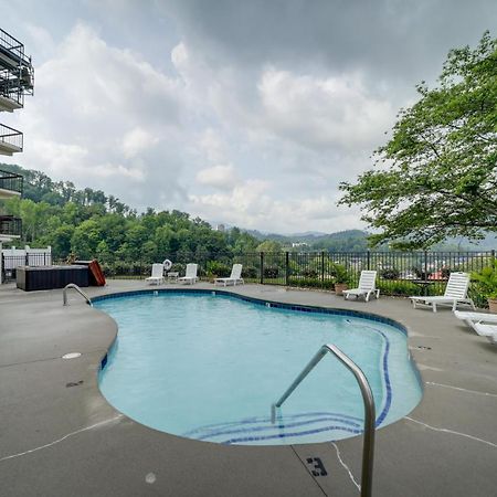 Stylish Gatlinburg Condo With Pool Walk Downtown! Ngoại thất bức ảnh